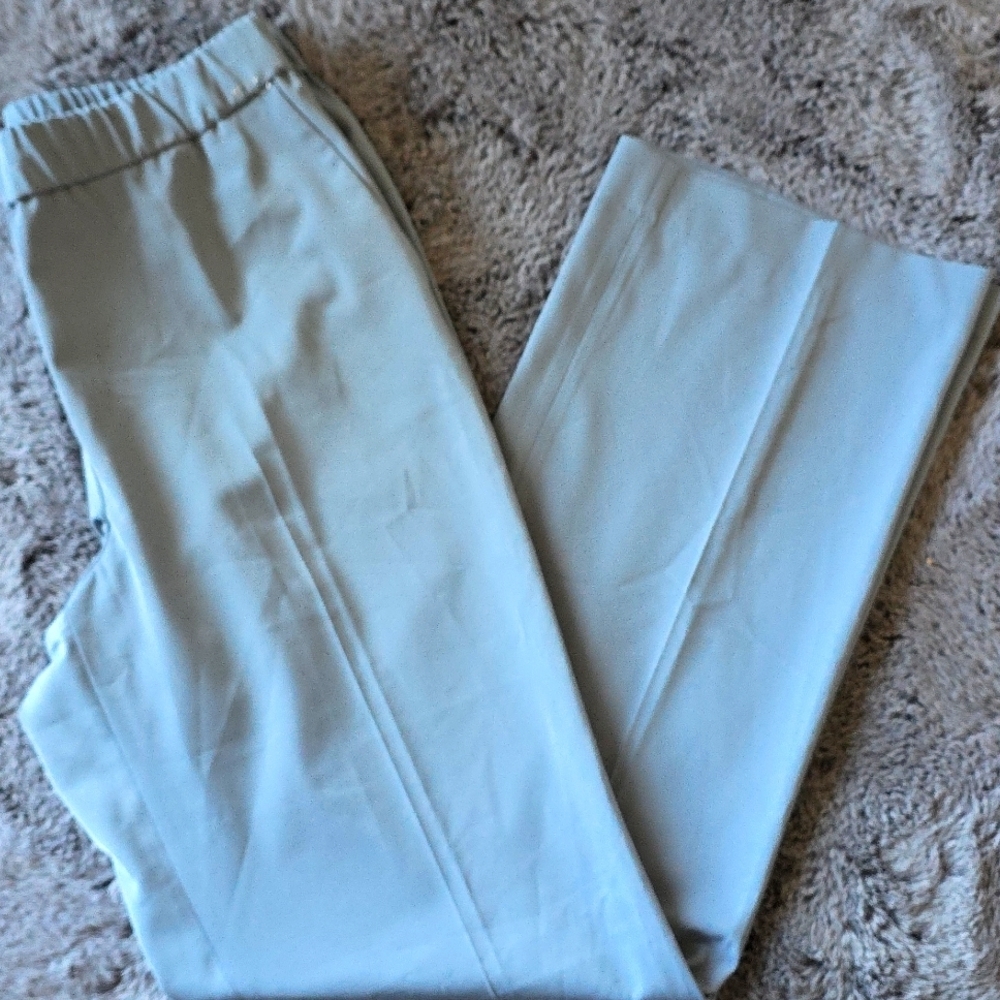Express Movement Collection High rise, Straight pull-on pants size m